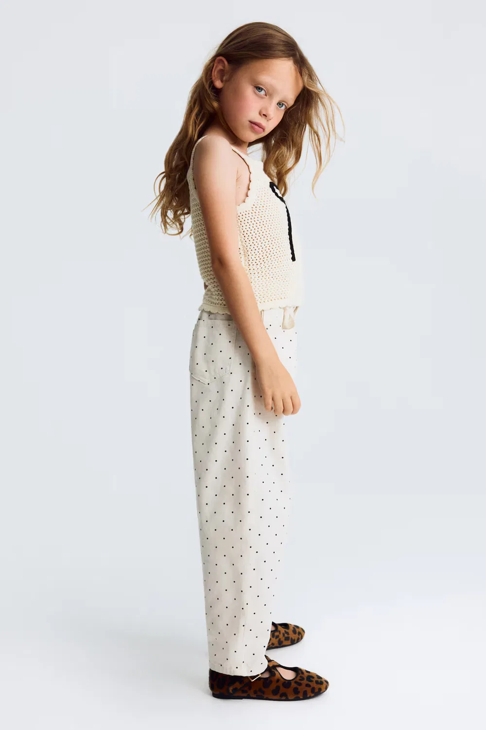 Брюки из хлопчатобумажной саржи с широкими штанинами H&M, Cremefarben/Polka Dots — фото 3