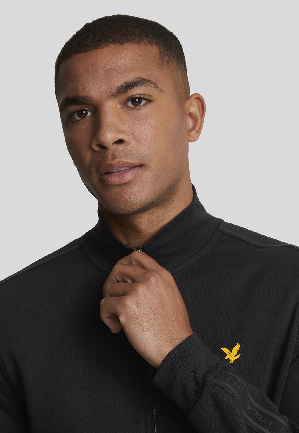 

Толстовка на молнии Lyle & Scott, черный