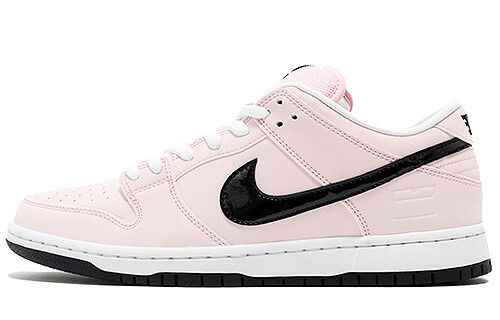 

Кроссовки Nike SB Dunk Low Pink Box