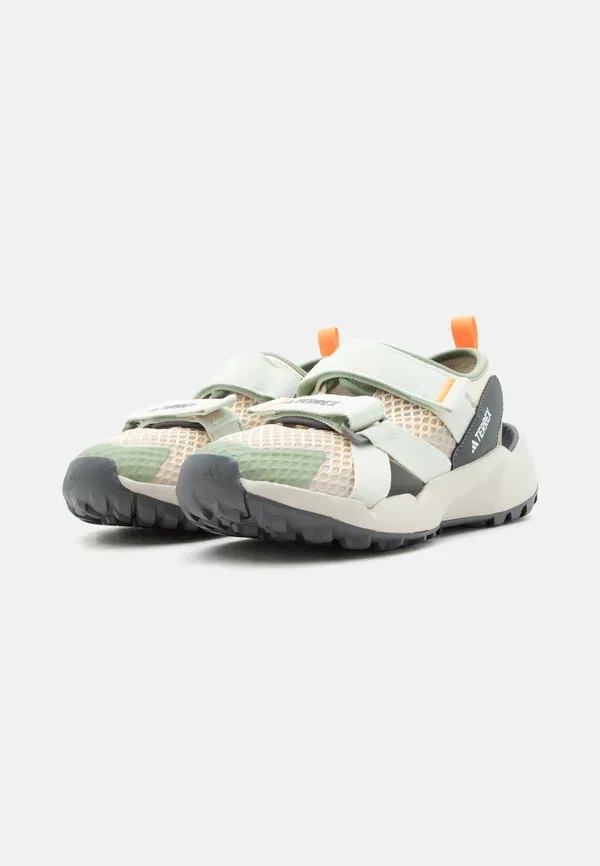 Сандалии прогулочные Hydroterra Adidas Terrex, песочный слой/алюминий/палаточно-зеленый — фото 2