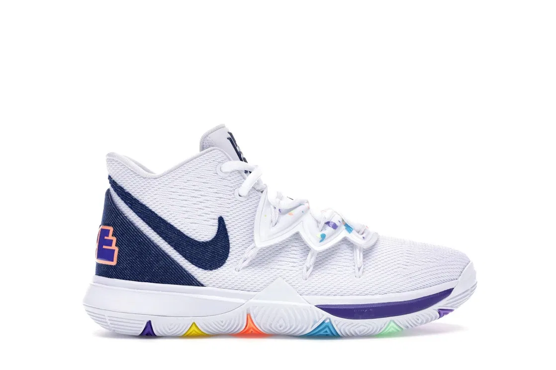 Детские кроссовки для баскетбола с технологией Air Zoom Turbo Nike Kyrie 5, White/Deep Royal Blue-Glacier Blue