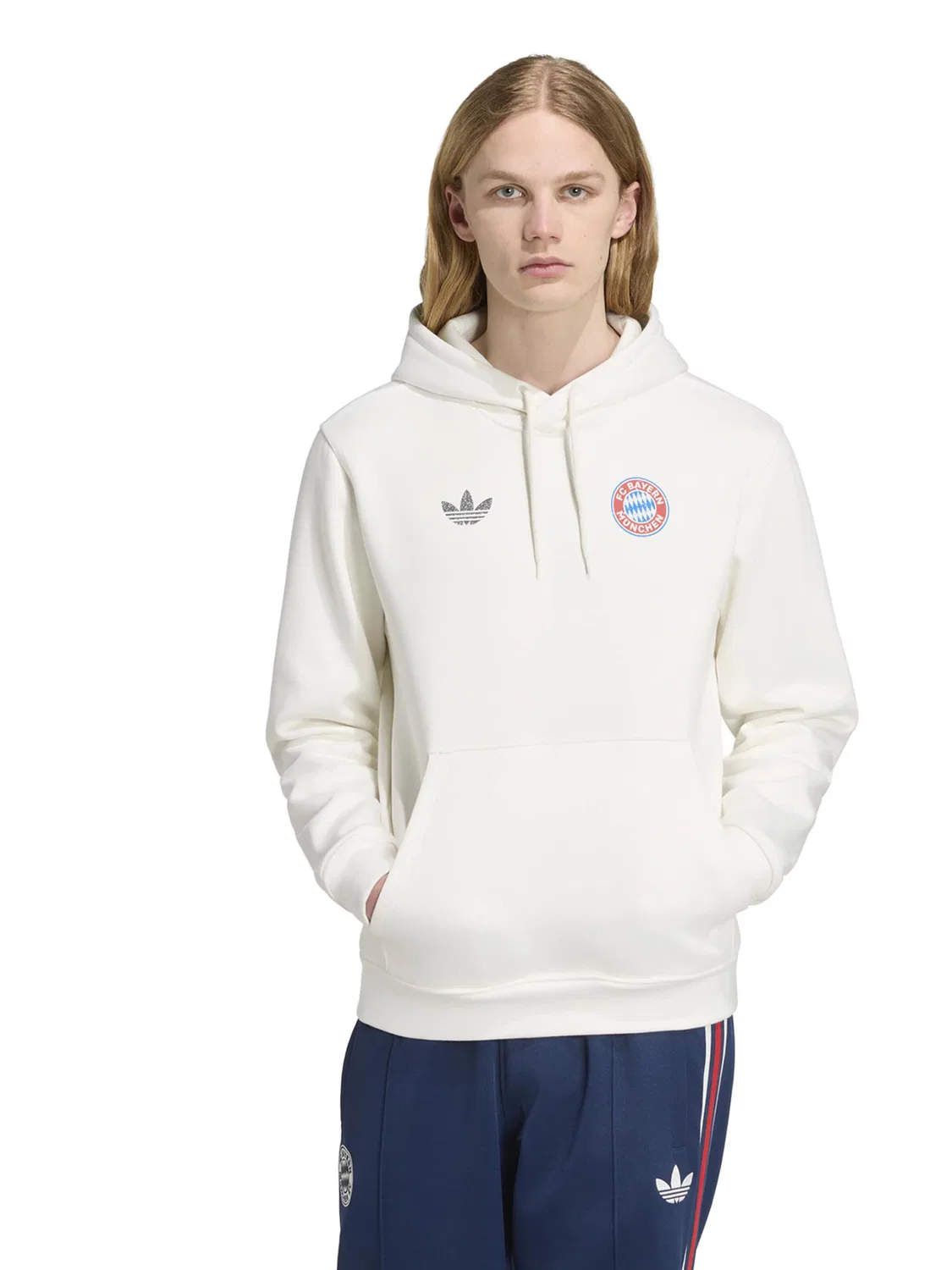 Спортивная толстовка Adidas Originals FC Bayern München белого цвета — фото 3