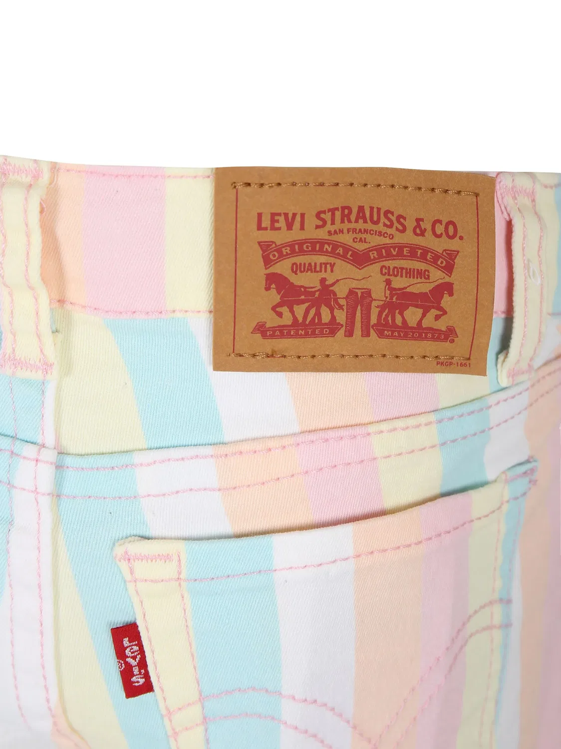 Levi's Джинсовые шорты в полоску, белые — фото 2