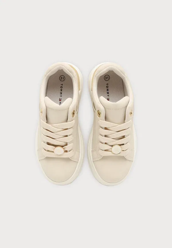 Кроссовки с текстурой Textile/synthetics Mila Tommy Hilfiger milk, молочный — фото 4