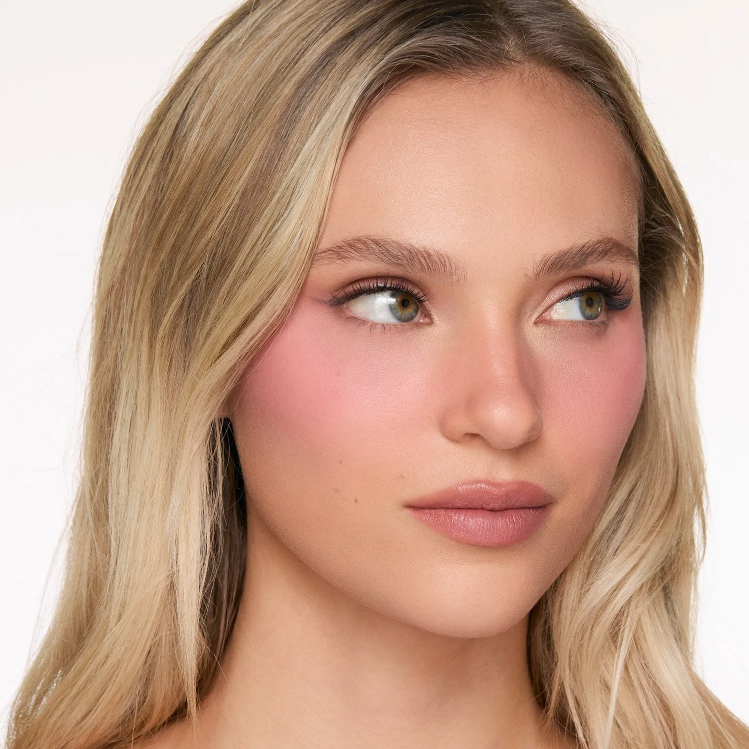 Румяна Airbrush Flawless Blush Blur Charlotte Tilbury, Loved Up — фото 3