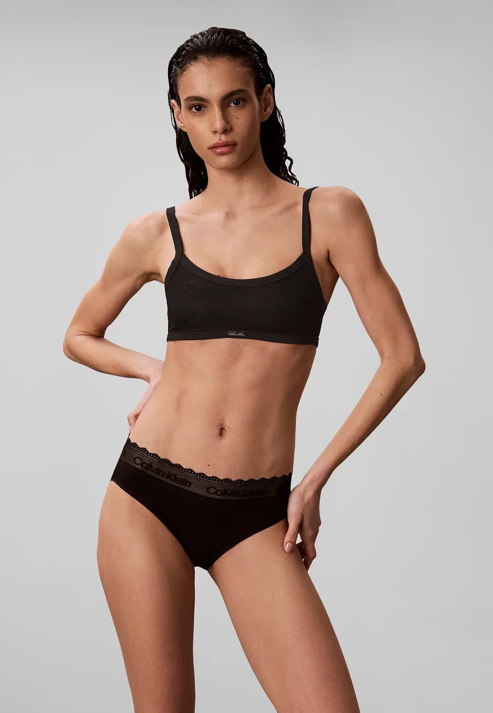 Бралетт с легкой подкладкой - кружево Icon - бюстье Calvin Klein, Black