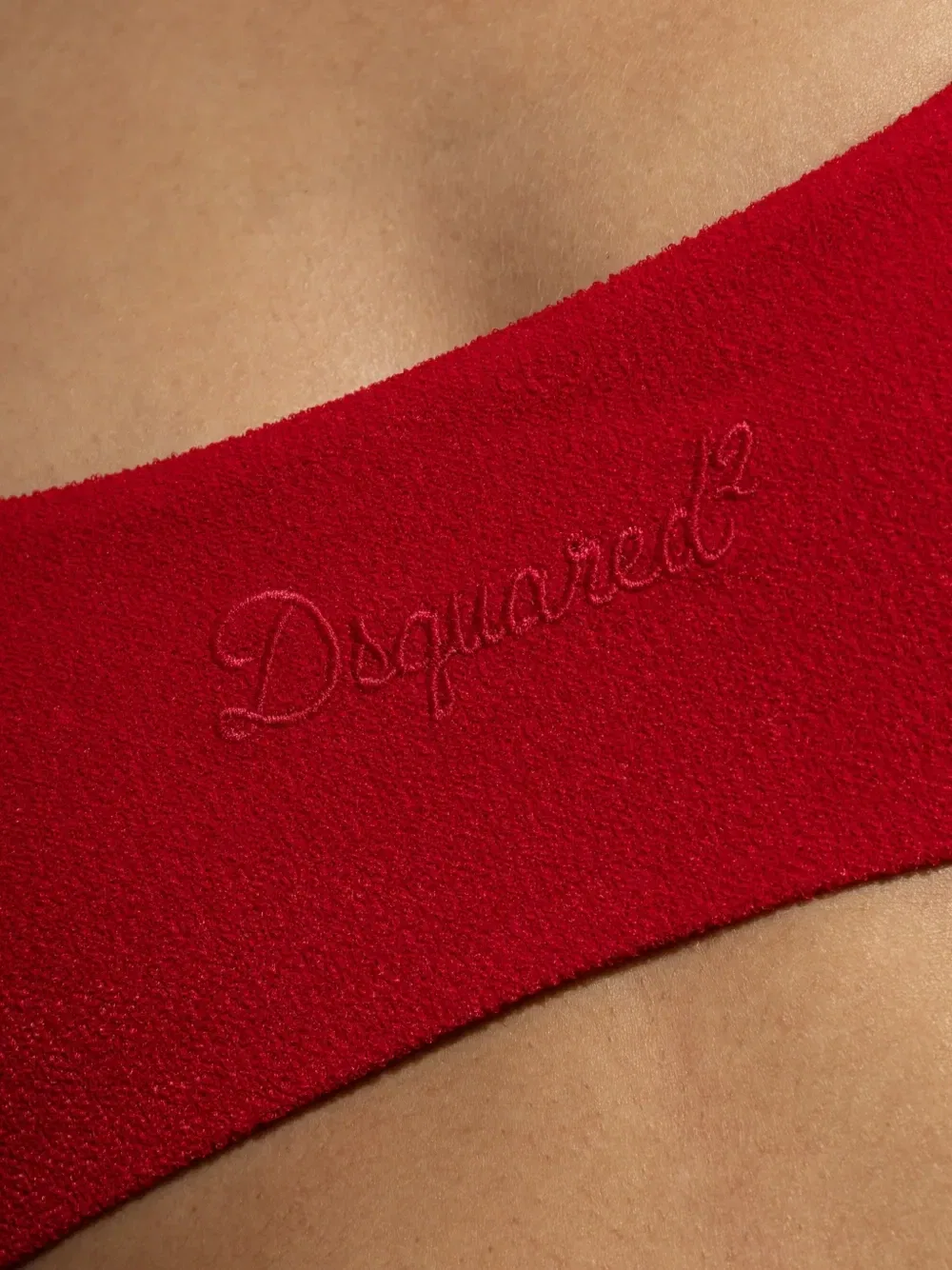 Топ от бикини с вырезом-лодочкой и вышитым логотипом DSQUARED2, красный — фото 2