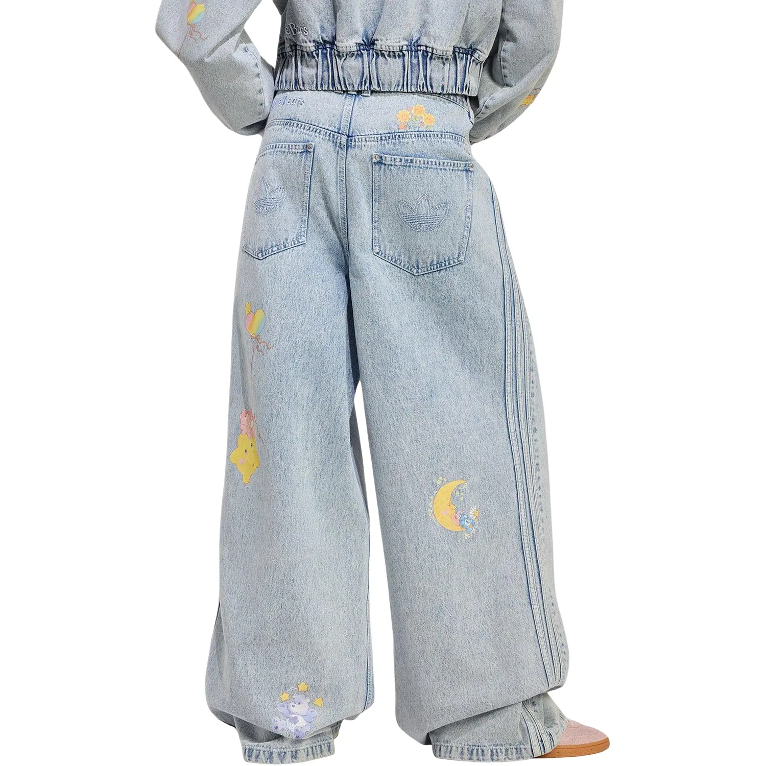 Женские брюки Care Bears High-Rise Wide-Leg Denim Pants Asia Sizing 'Electric Sky' adidas, Electric Sky — фото 3