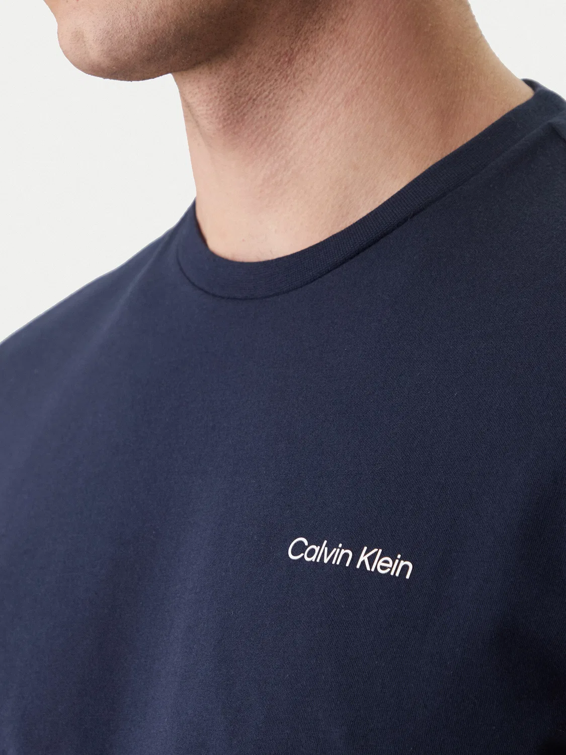 Мужская футболка стандартного кроя Micro Logo Calvin Klein, темно-синий — фото 4