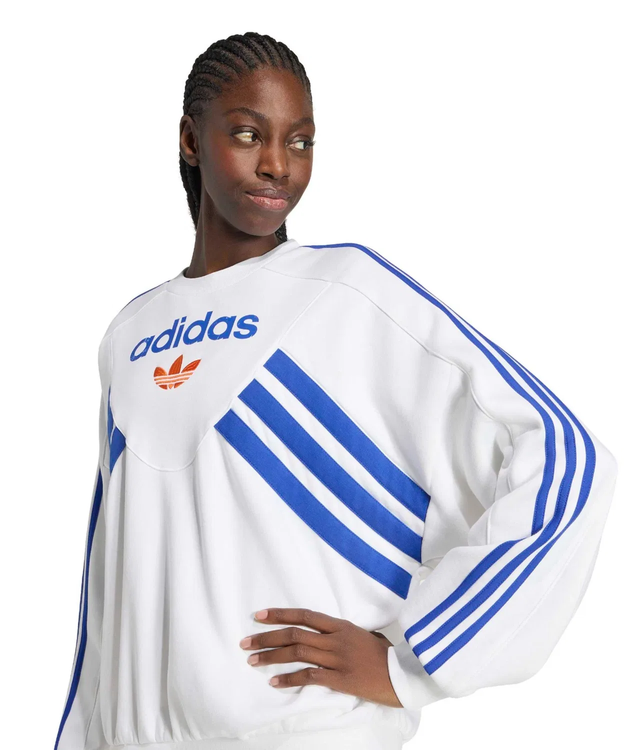 Женский свитшот с графическим принтом Adidas GARMENT WASHED GRAPHIC CREW, Белый — фото 2