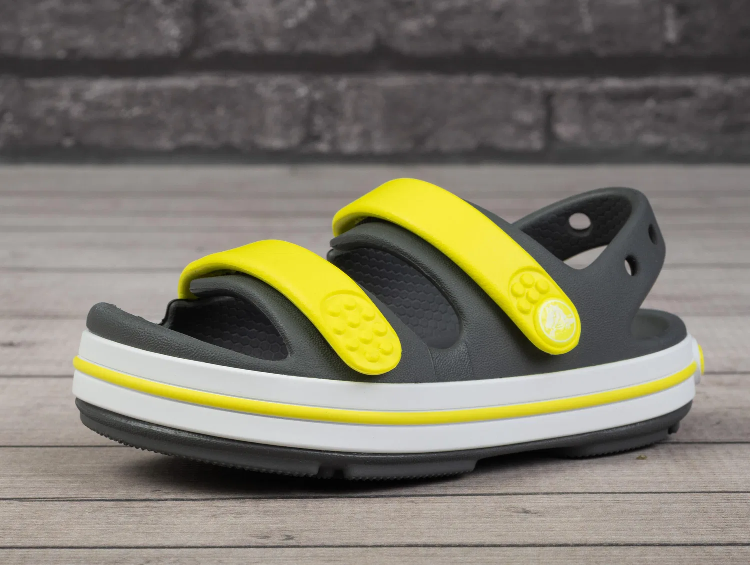 Детские сандалии с ремешками Crocs Crocband Cruiser, Цвет Dunkelgrau Weiss Gelb — фото 3