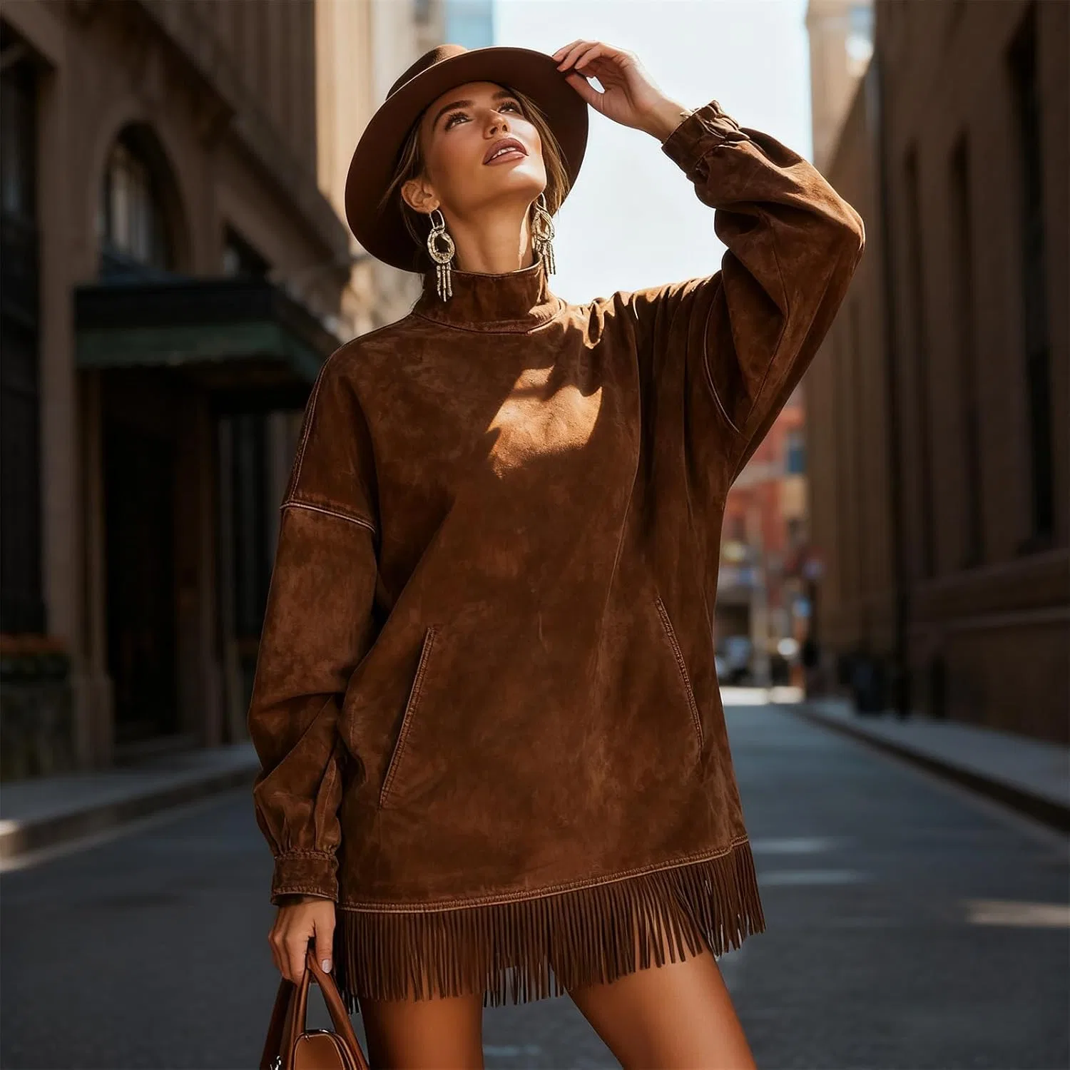 Женское платье-свитшот из футера с бахромой, Faux Suede Turtleneck Dress with Fringe Hem, кофейный — фото 4