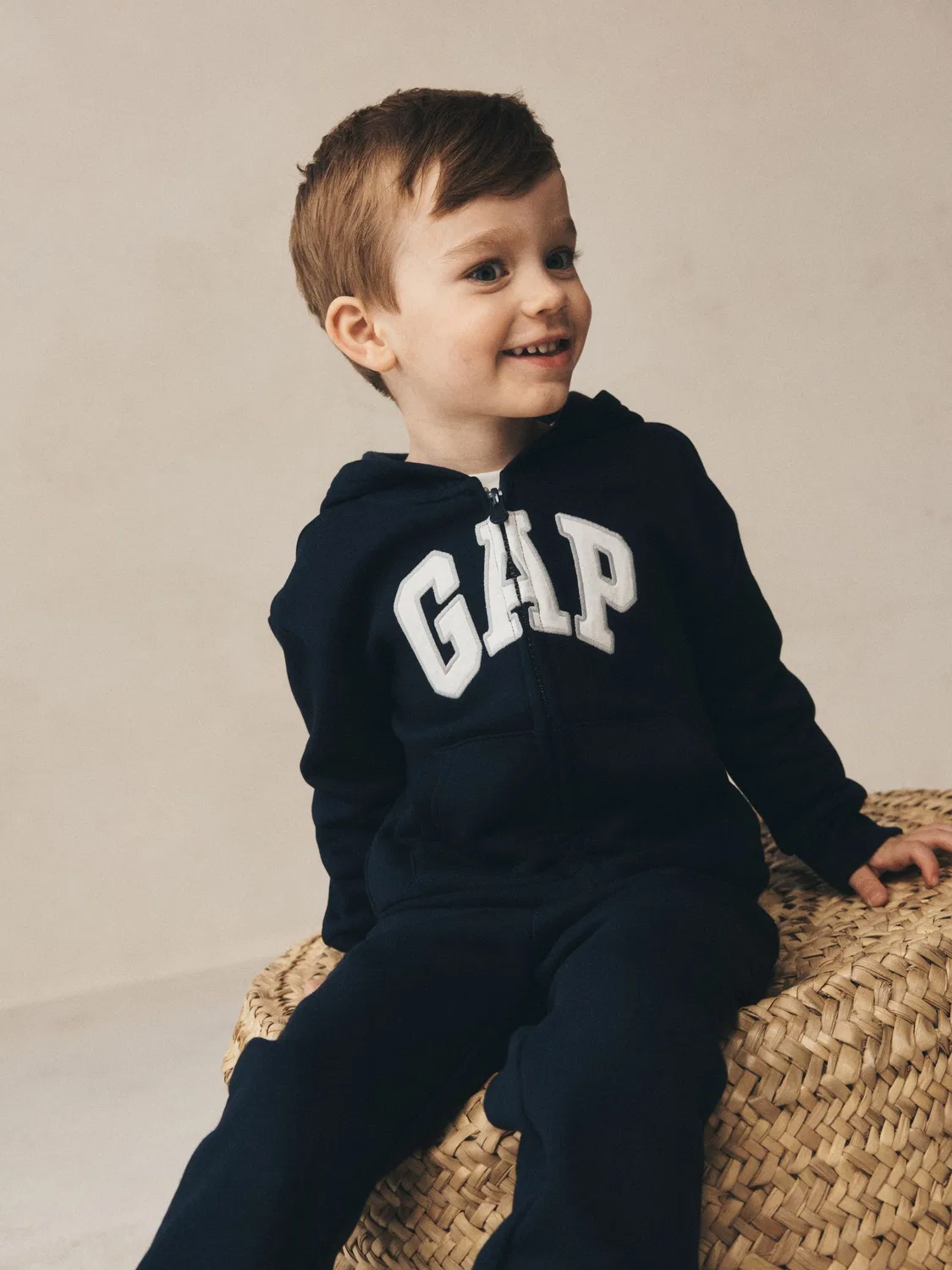 Толстовка с капюшоном Relaxed Logo Zip-Up Hoodie Gap, Navy Blue — фото 3