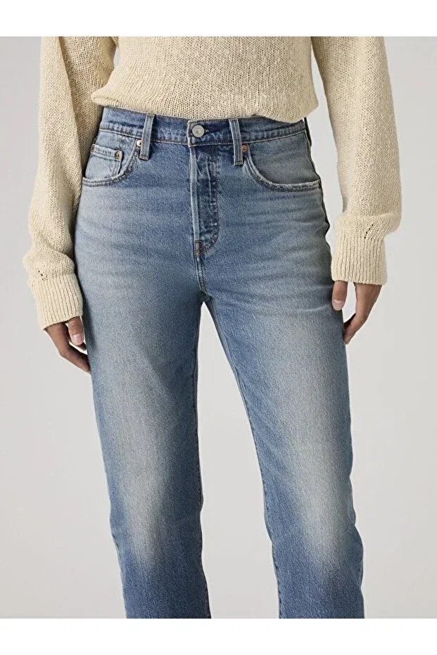 Женские джинсы с заниженной талией 501 Cropped Women's Jean Pants - Roaming On Two Levi'S, Med Indigo - Worn In — фото 4