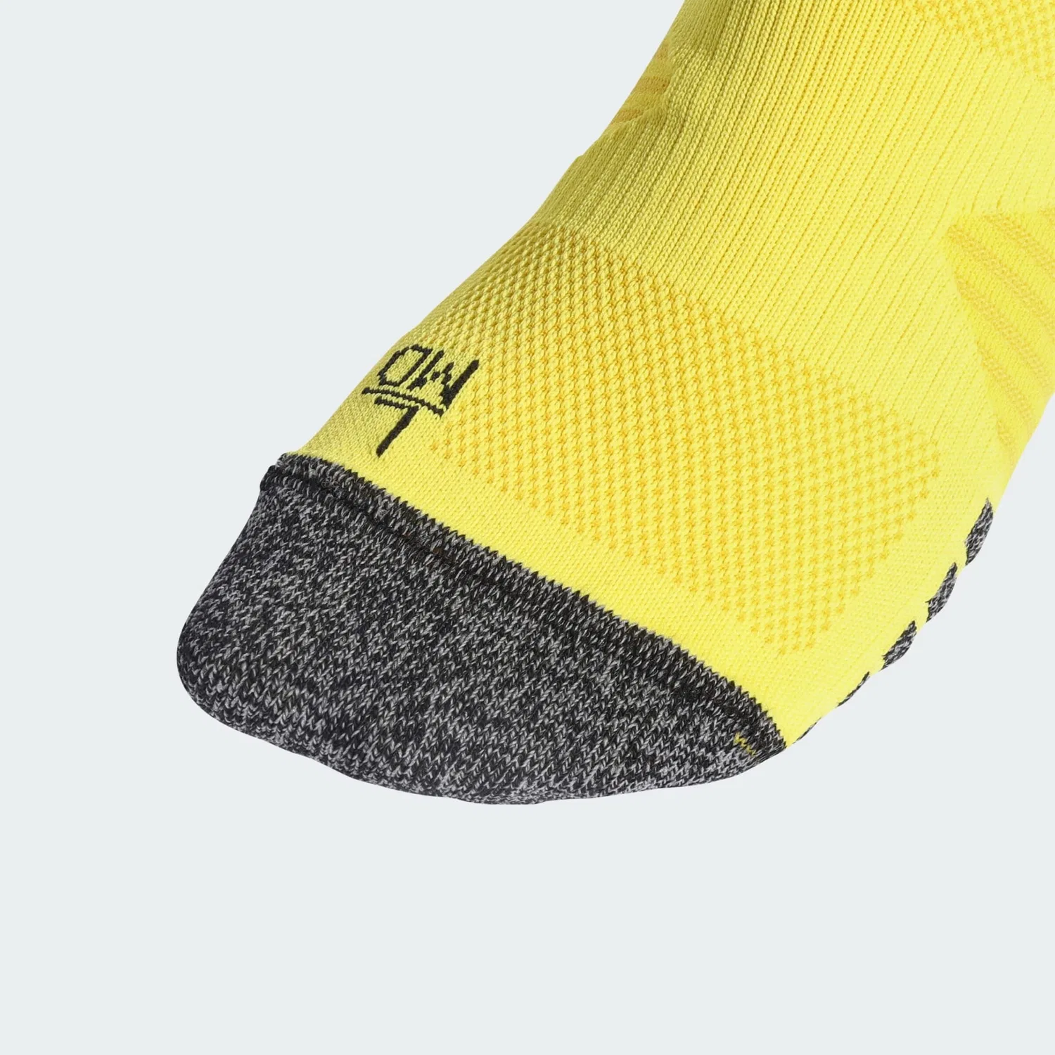 Спортивные носки Adidas Performance Tiro 26 желтого цвета — фото 2