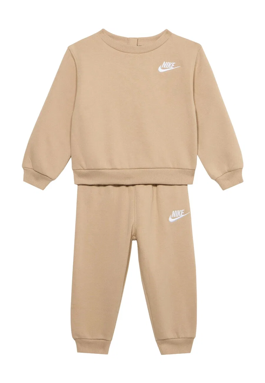 Спортивный костюм Nike Sportswear стандартного кроя, цвет песочный