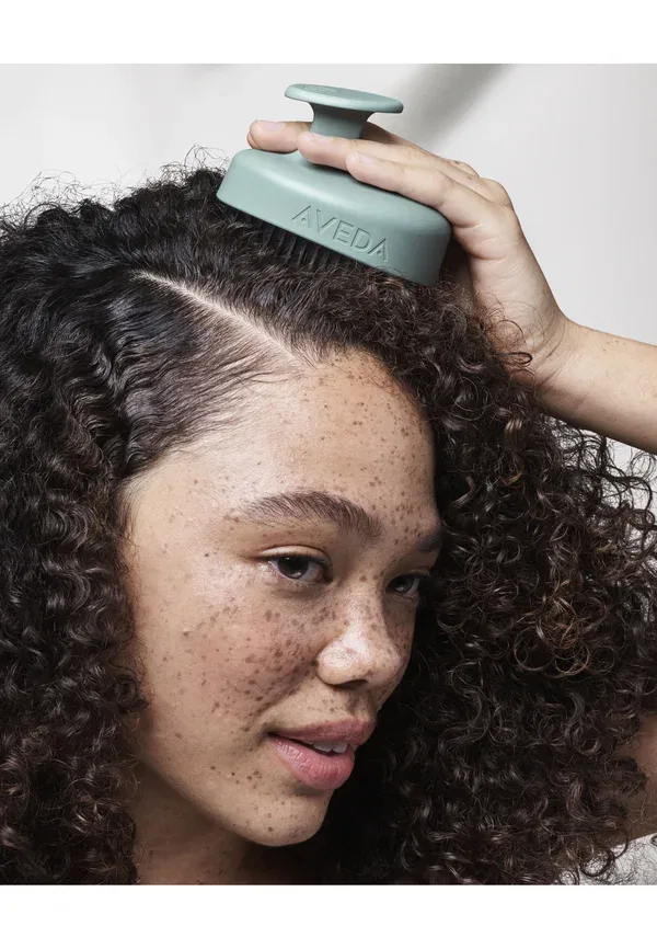 Массажер для кожи головы Scalp Solutions - щетка для волос Aveda — фото 3