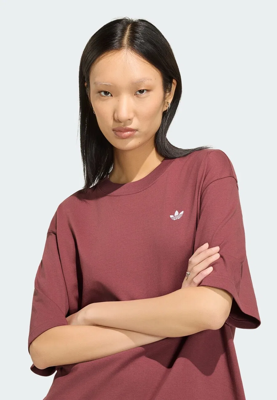 Футболка ADIDAS ORIGINALS 'Essentials' бордового цвета — фото 4