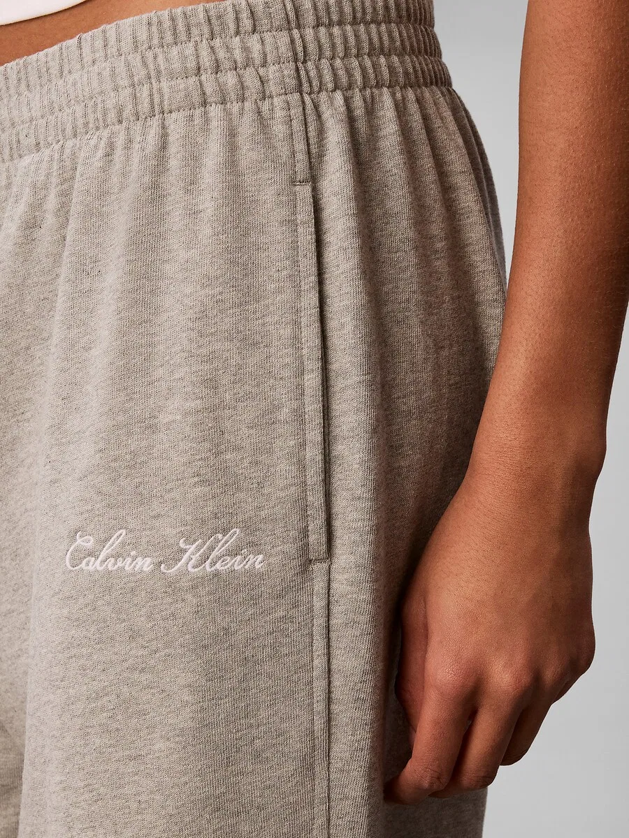 Зауженные брюки Calvin Klein со складками спереди, серые — фото 3