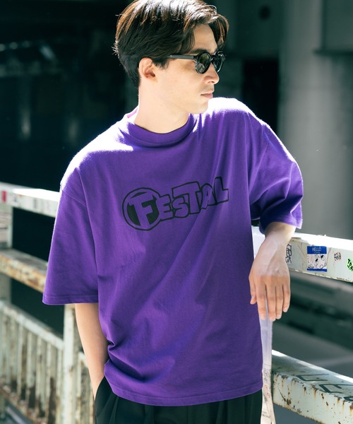 

Футболка с граффити LAKOLE, фиолетовый