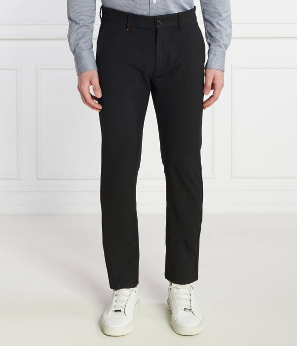 

Брюки-чиносы Boss Orange Slim Fit с логотипом на кармане, черный