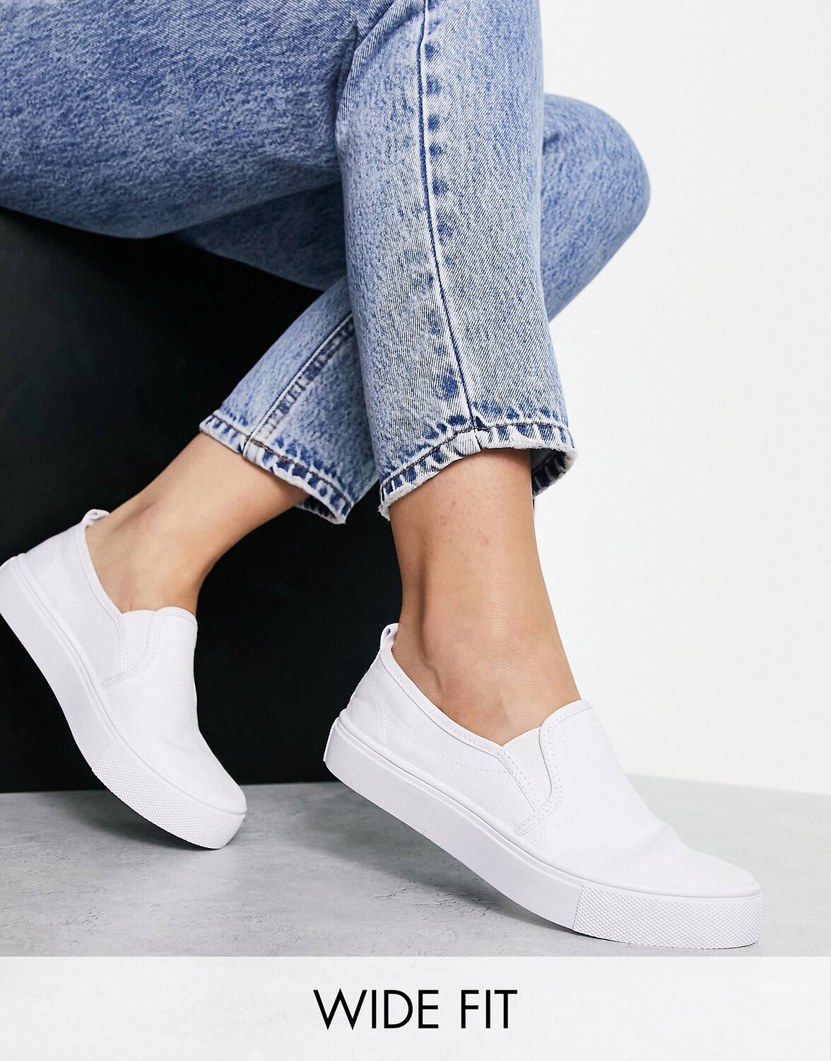 Белые плимсоллы с широкой посадкой в горошек ASOS DESIGN