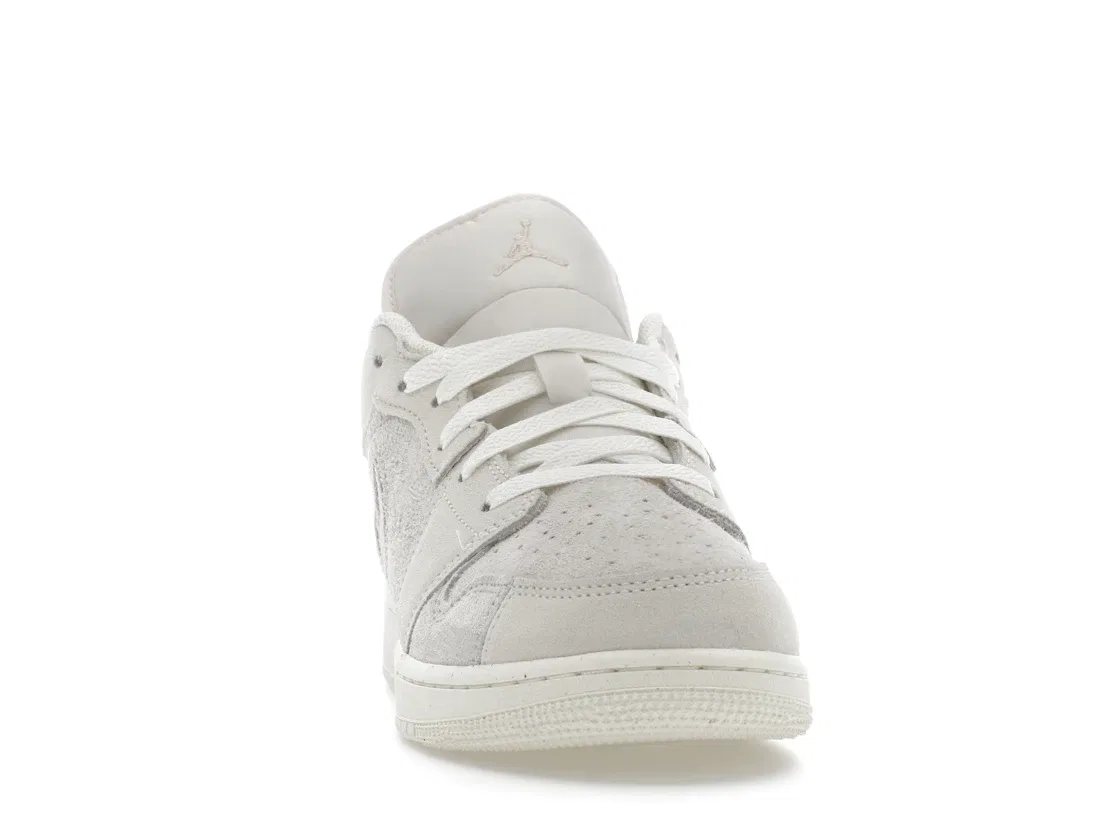Детские кроссовки Lifestyle с принтом Jordan 1 Low SE Craft Jordan, Pale Ivory/Legend Light Brown/Sail — фото 2