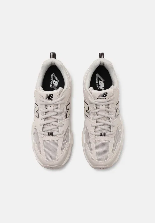 Кроссовки Leather and Textile 530 New Balance white — фото 4