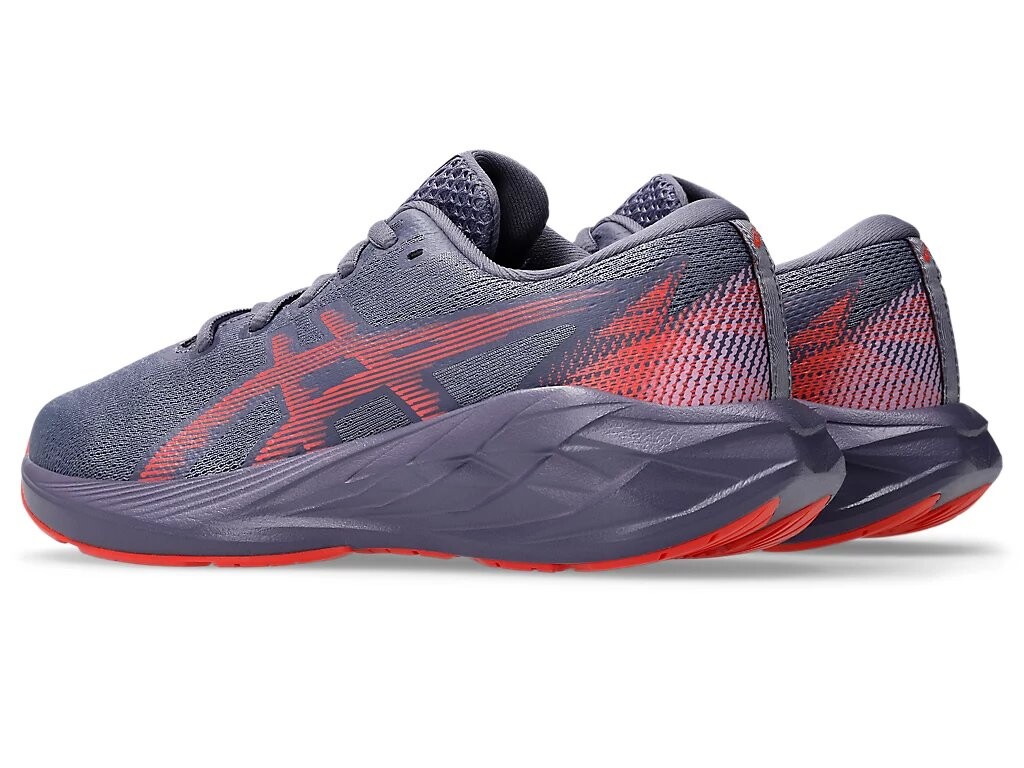 Беговые детские кроссовки Asics Novablast 5 GS, Greyish Purple/Coral Reef, фиолетовый — фото 3
