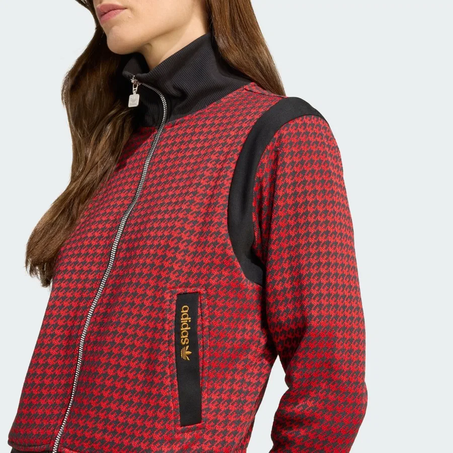 Женский спортивный свитшот с принтом Houndstooth Track Top adidas, Красно-черный — фото 4