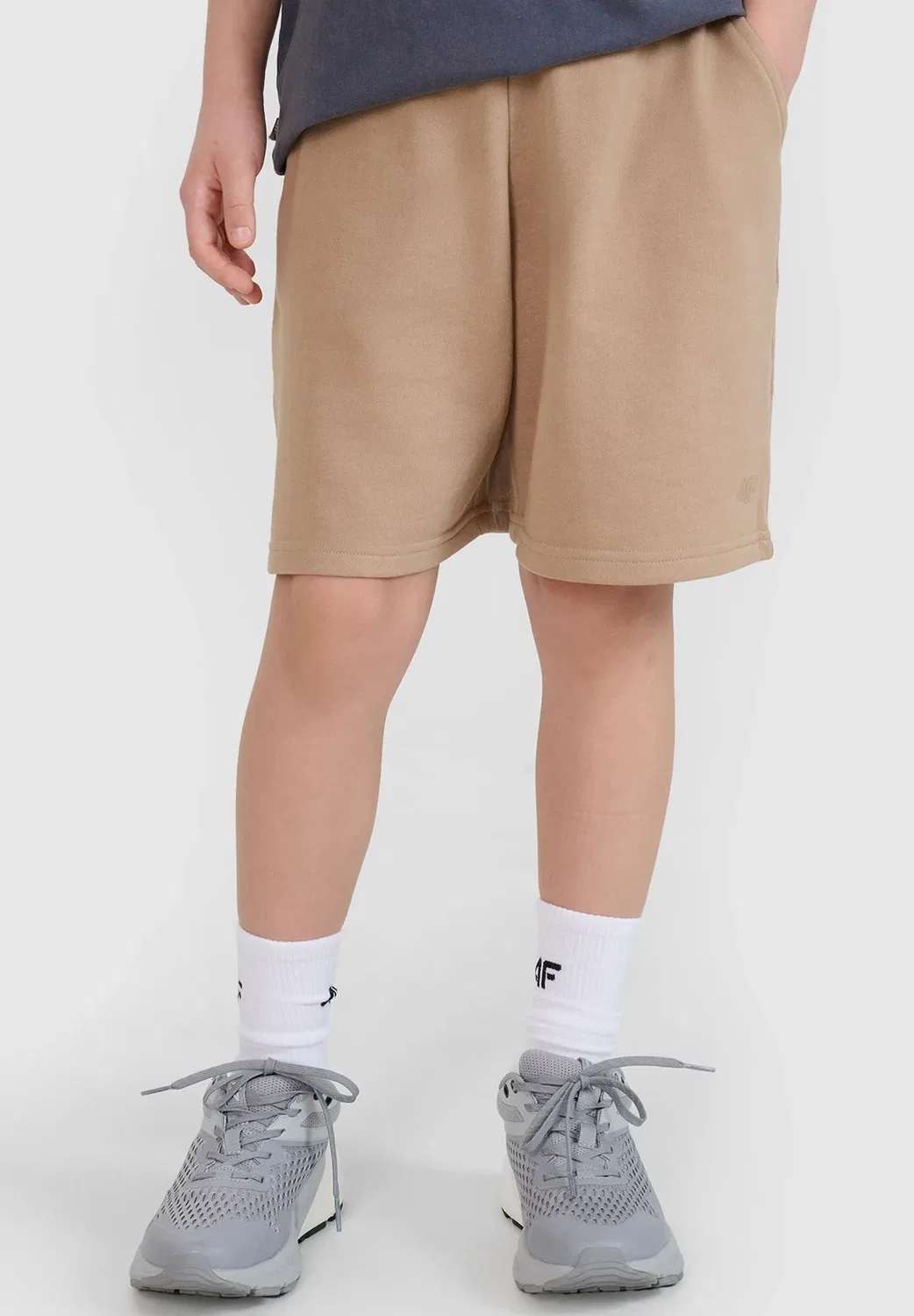 Spodenki dresowe dziewczęce - ciemno fioletowe 122 (6-7 лат) унисекс - спортивные шорты 4F, Beige