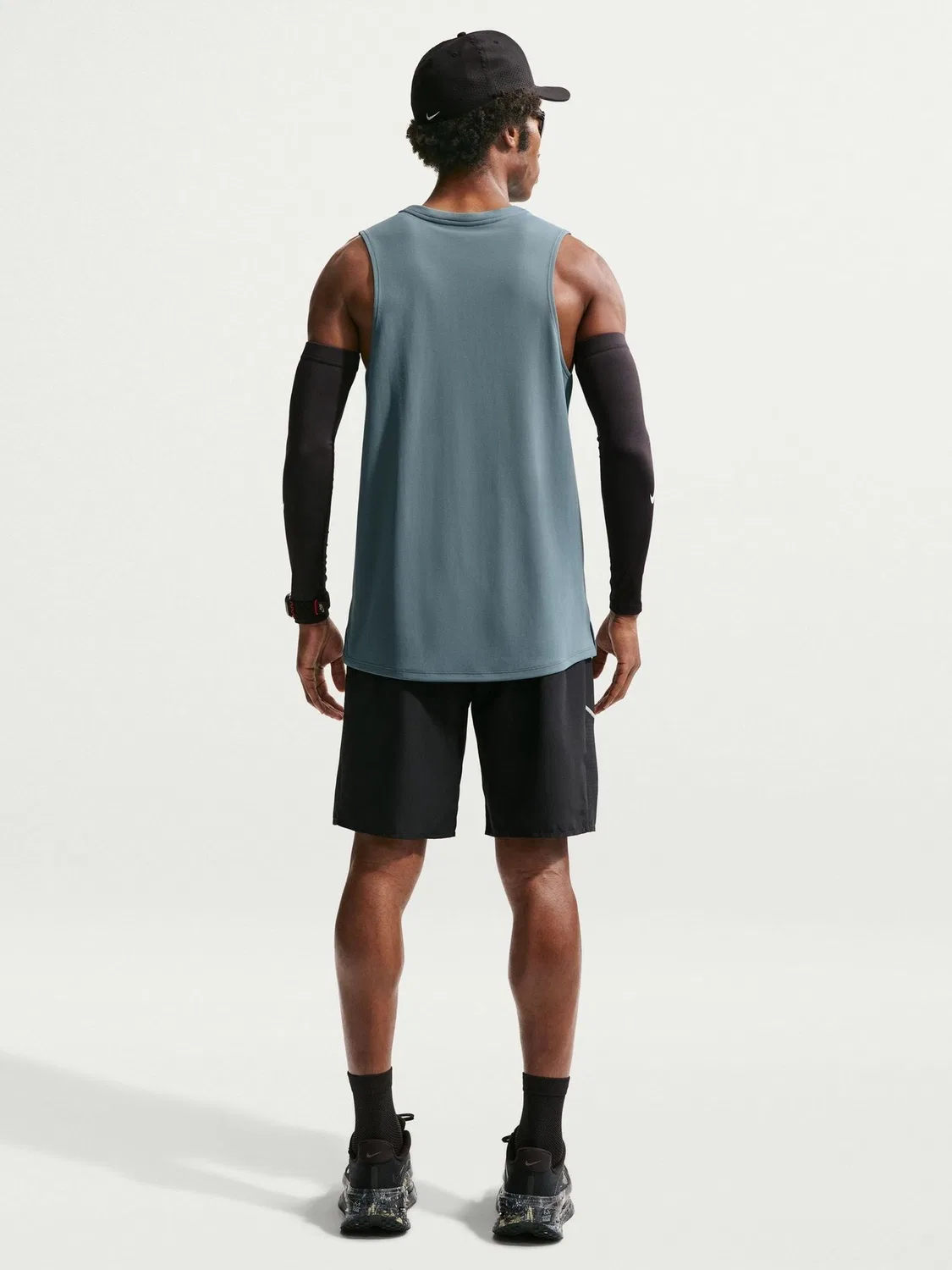 Жилет беговой Nike Miler Dri-FIT, Mineral Slate — фото 2