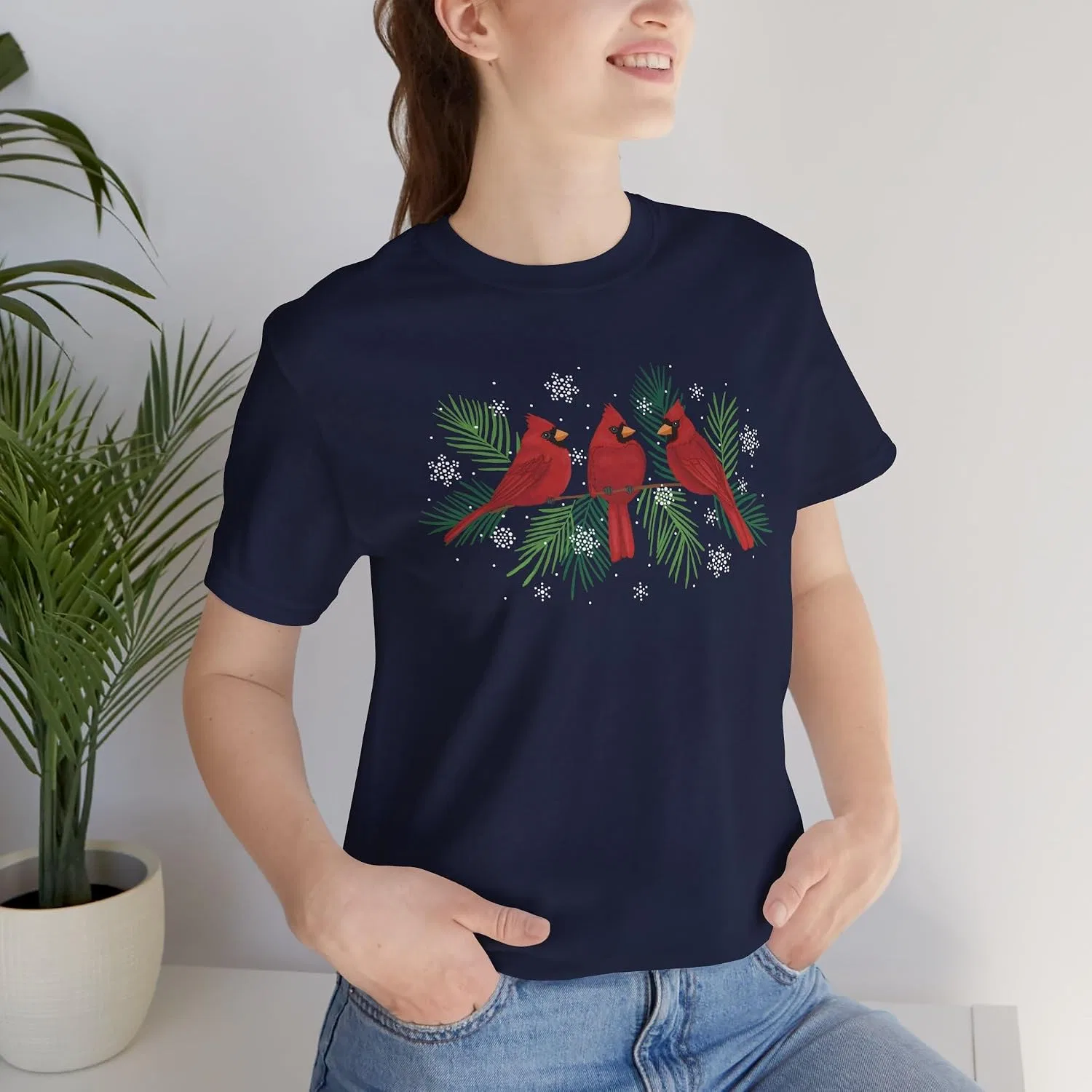 Мужская футболка с кардиналами на сосновых ветвях Bella+Canvas 3001, Navy — фото 4