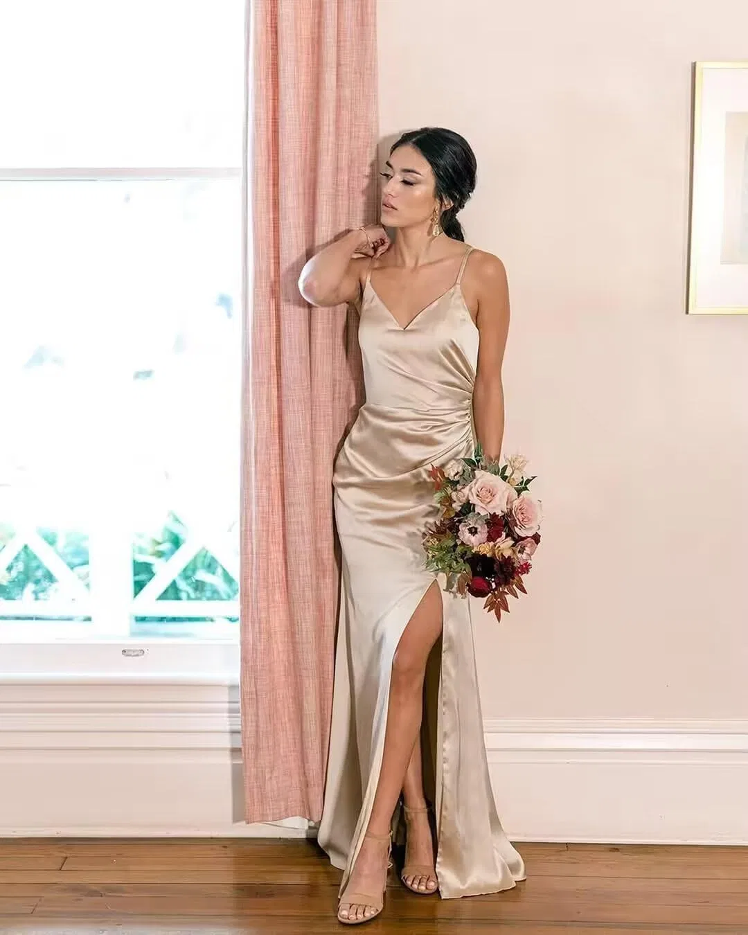 Женское вечернее платье-майка с разрезом принт павлина Satin, Peacock — фото 3