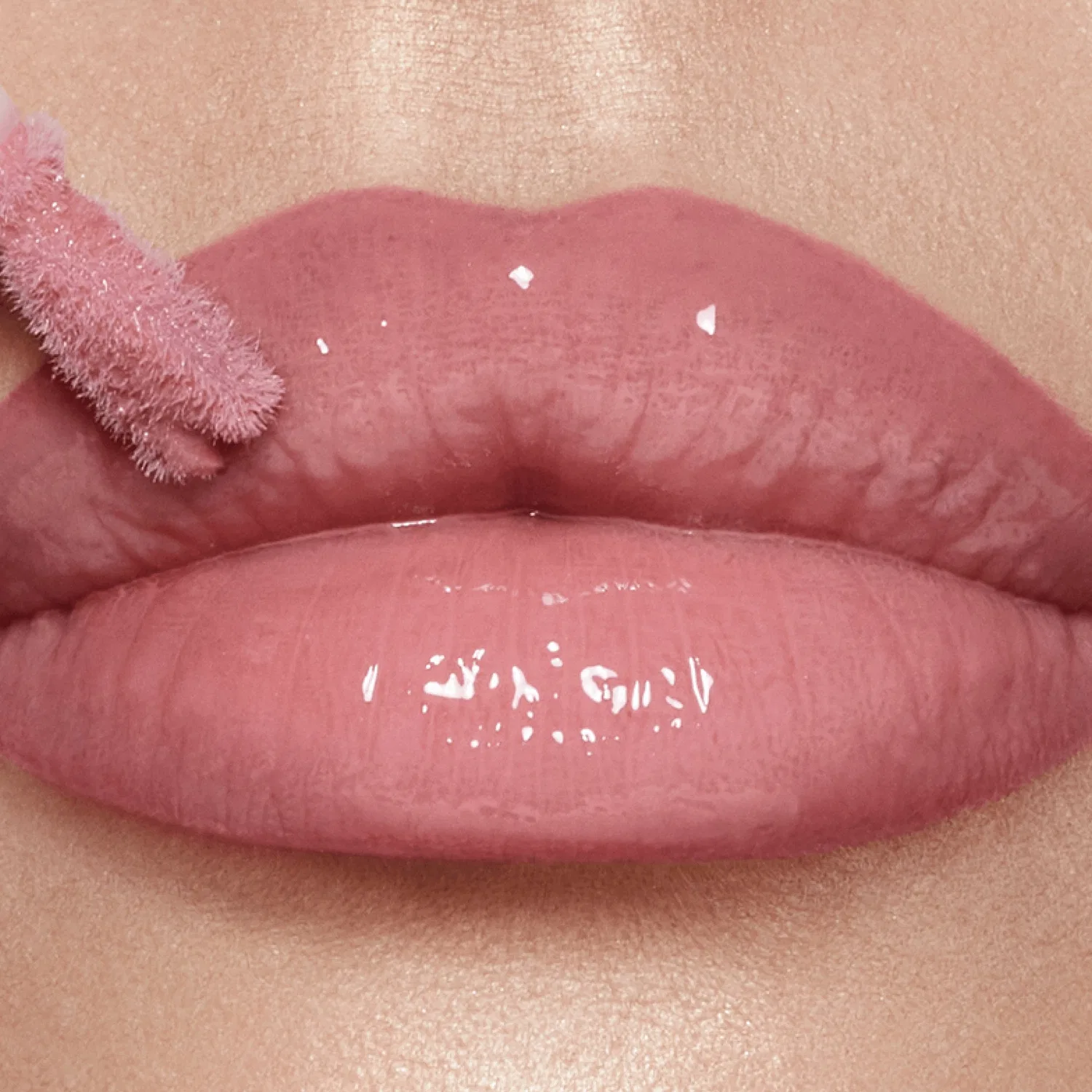 Блеск для губ с коллагеном Collagen Lip Bath, Charlotte Tilbury, Pillow Talk Fair — фото 3