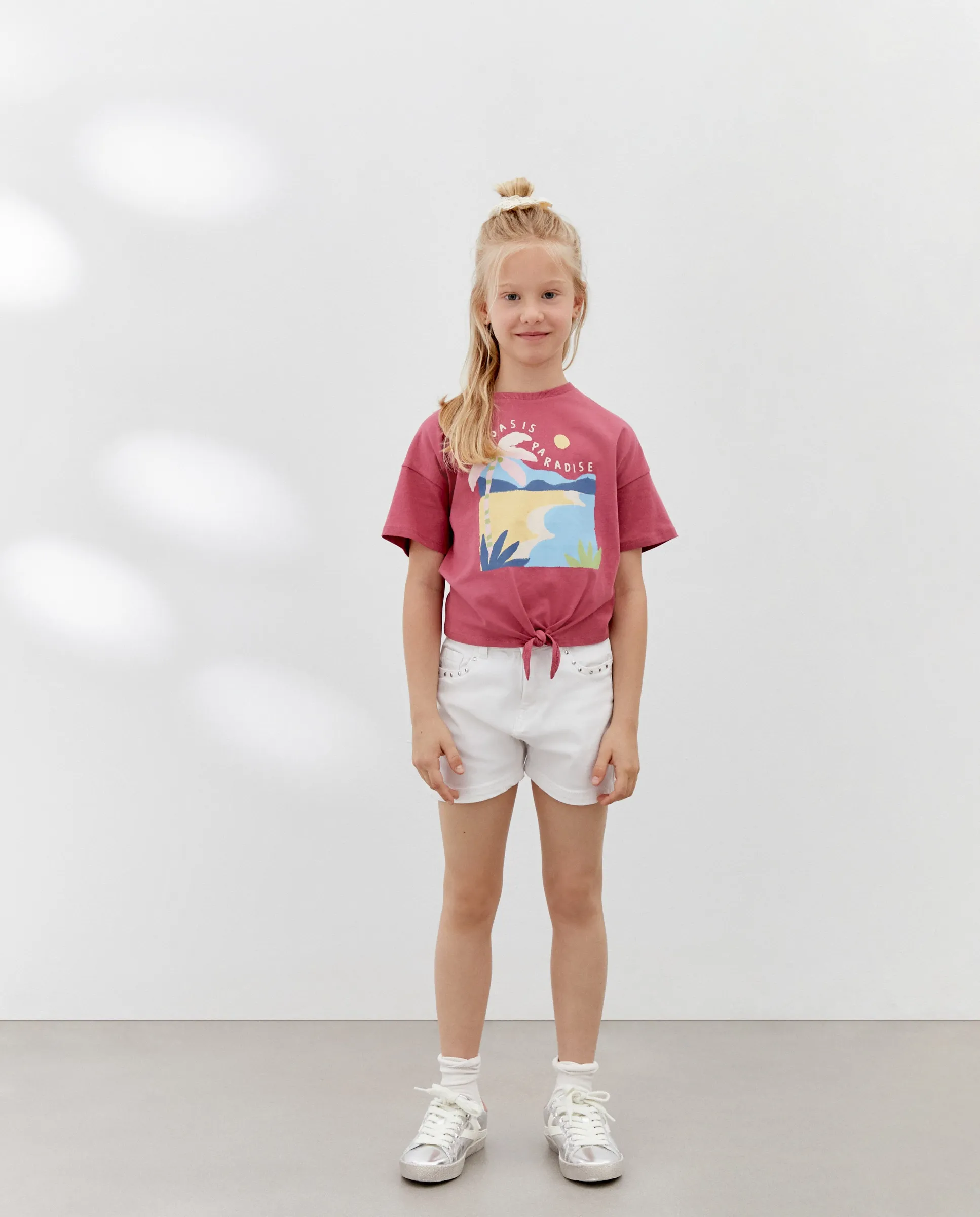 

Короткие джинсовые шорты с цветными заклепками на кармане для девочки Kids El Corte Inglés, белый