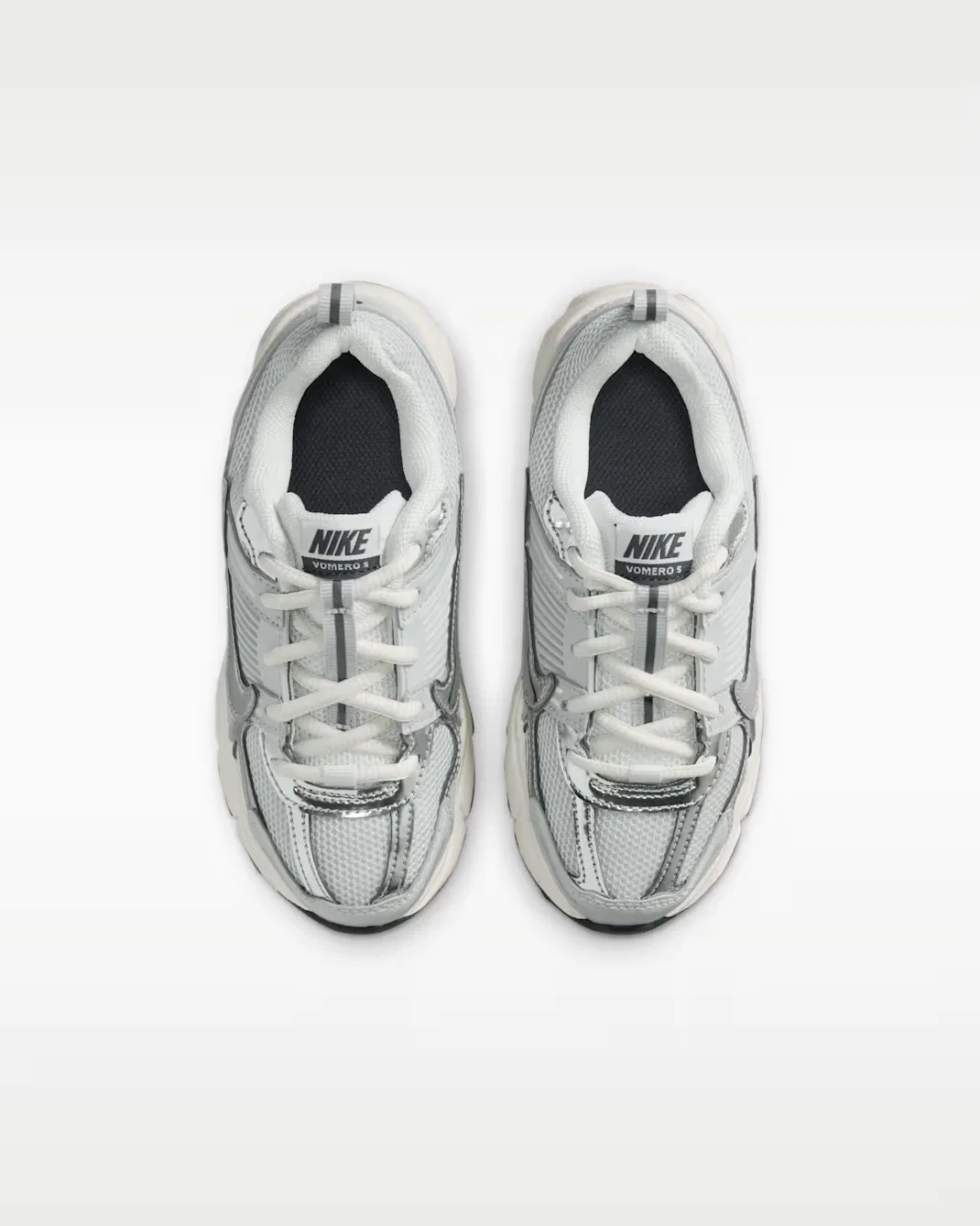 Детские кроссовки (классические шнурки) Nike Vomero 5, Photon Dust/Gridiron/Sail/Chrome — фото 4