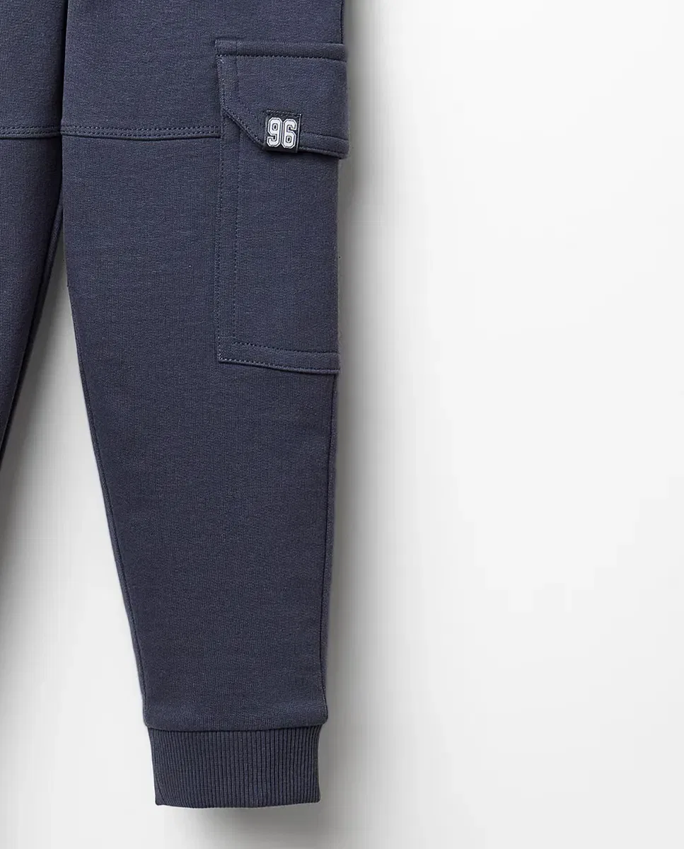 Детские спортивные штаны карго с моделью Pantalón jogger cargo 430 Azul oscuro Sfera, Dark Blue — фото 2