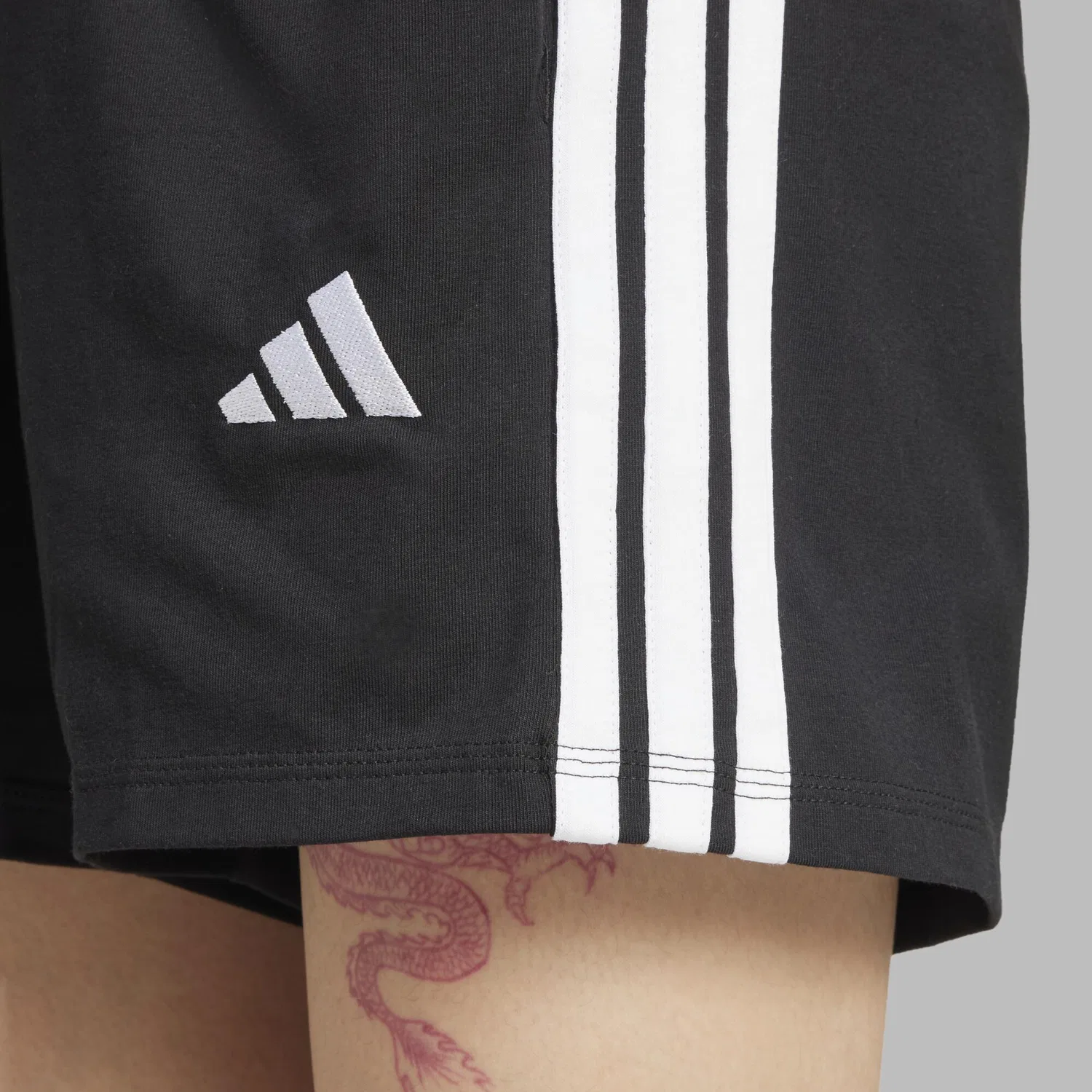 Женские шорты Adidas, Черный — фото 4