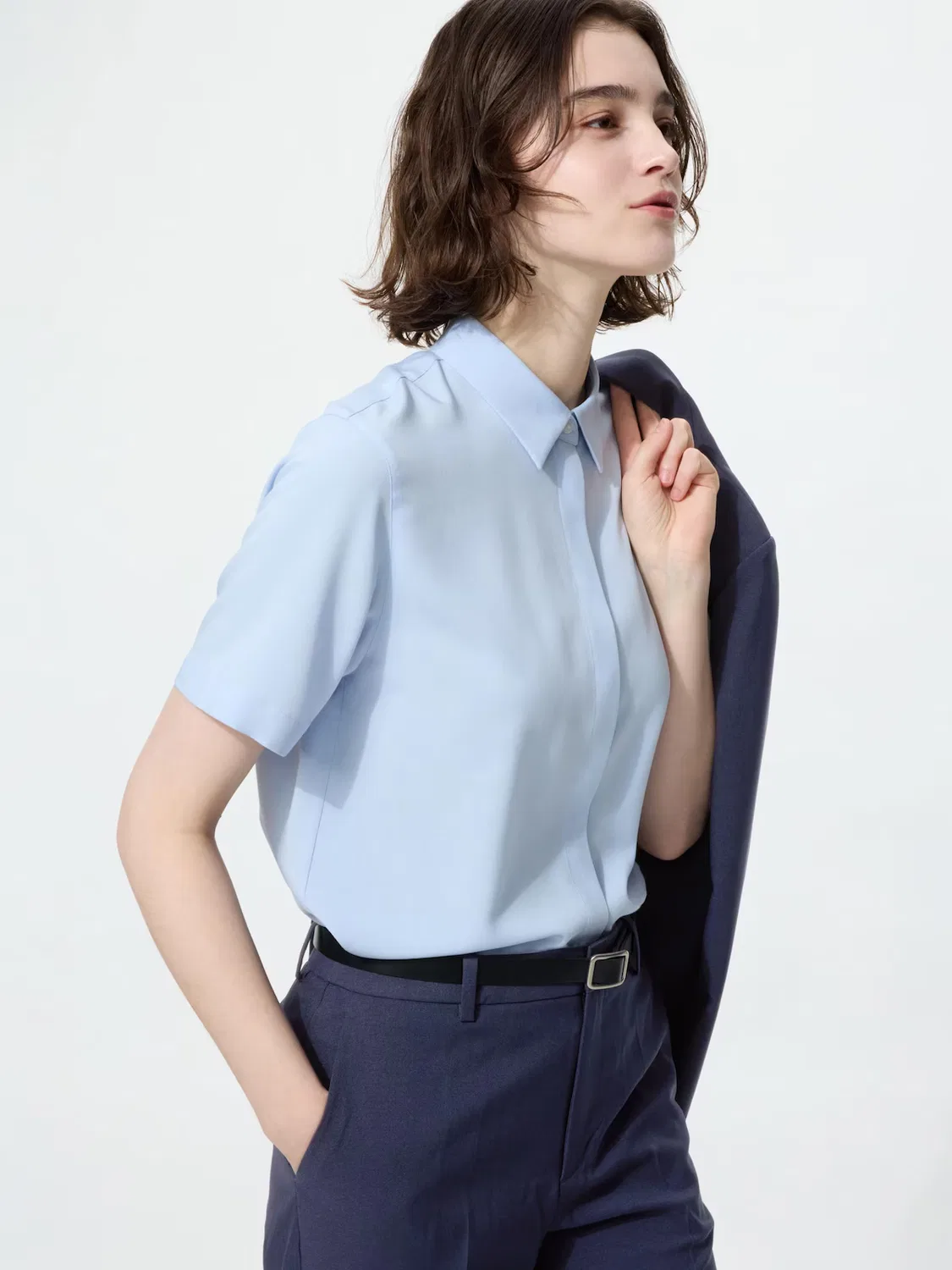 Блузка Uniqlo, из вискозы, светло-голубой