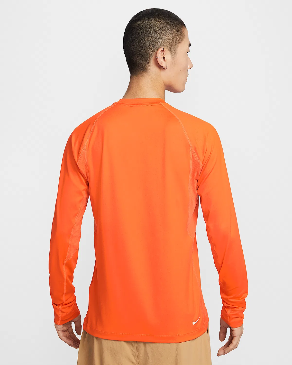 Мужская длинная базовая футболка Dri-FIT Nike ACG "Wildsee", Safety Orange/Vivid Purple/Summit White — фото 2