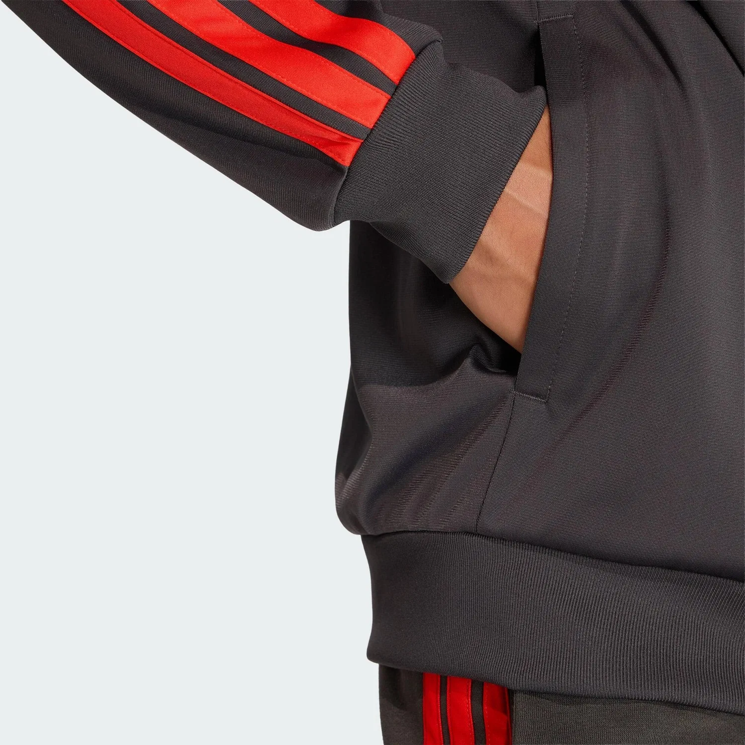 Мужская тренировочная куртка Audi Revolut F1 Team DNA Adidas, Schwarz — фото 4