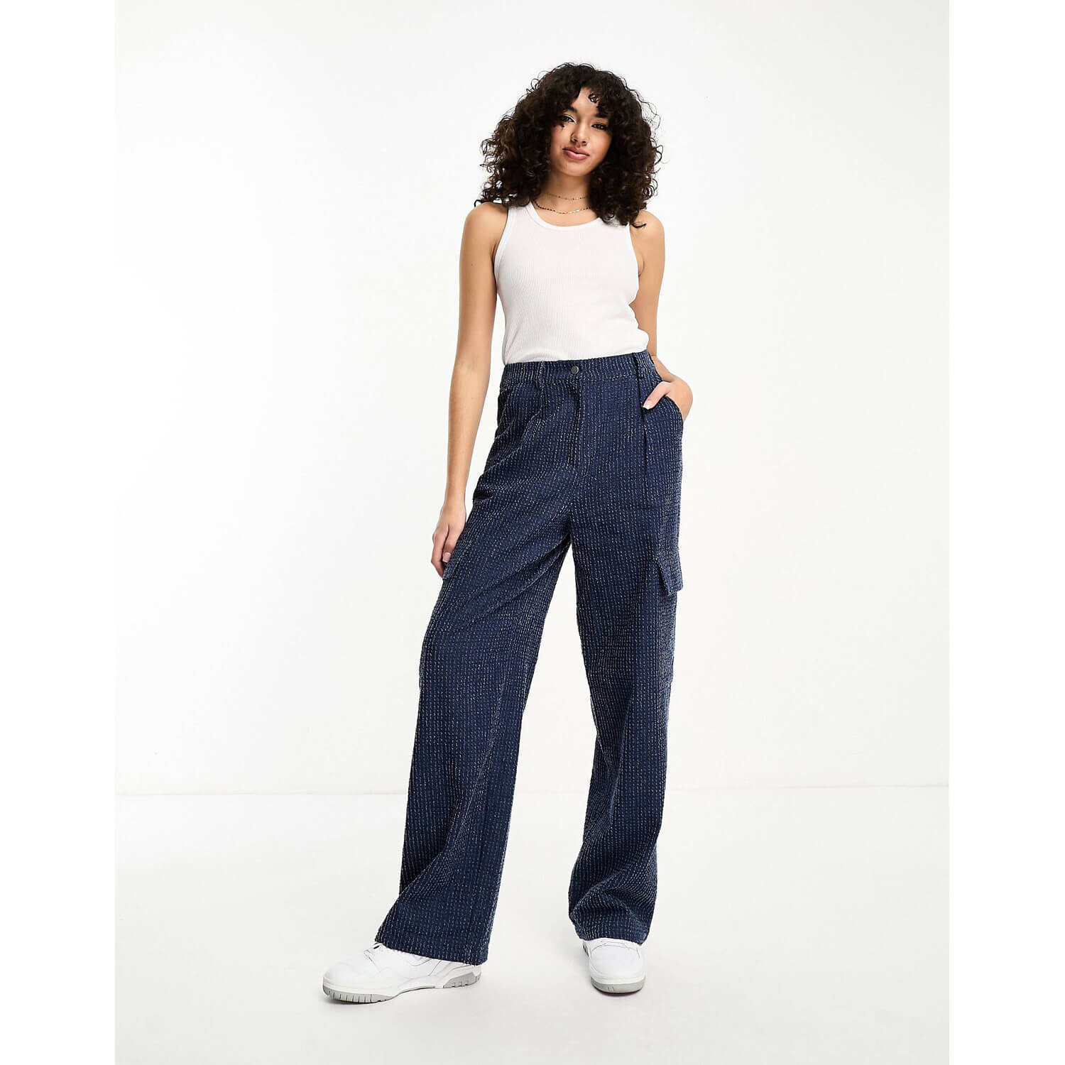 

Брюки Object Tall Textured Denim Cargo, темно-синий