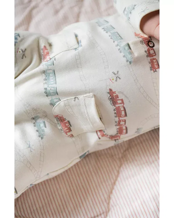 Детский комбинезон для мальчиков с принтом Henley Printed Patch Pocket Romper Pehr, Locomotive — фото 3