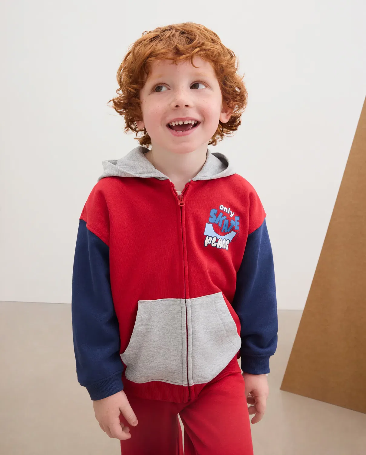 Детский комплект из худи и штанов из флиса для мальчиков Kids El Corte Inglés, Rojo — фото 3