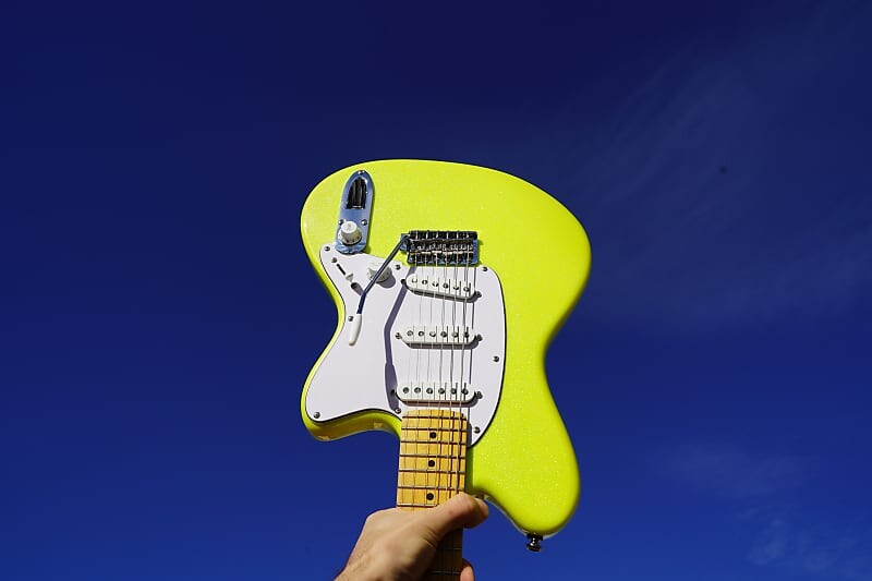 

Ibanez YY20 Yvette Young - 6-струнная электрогитара Slime Cream Sparkle (2022)