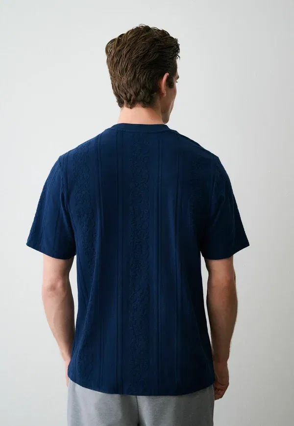 Футболка из хлопка с эластаном Regular fit smart textured Next, Navy Blue, темно-синий — фото 3