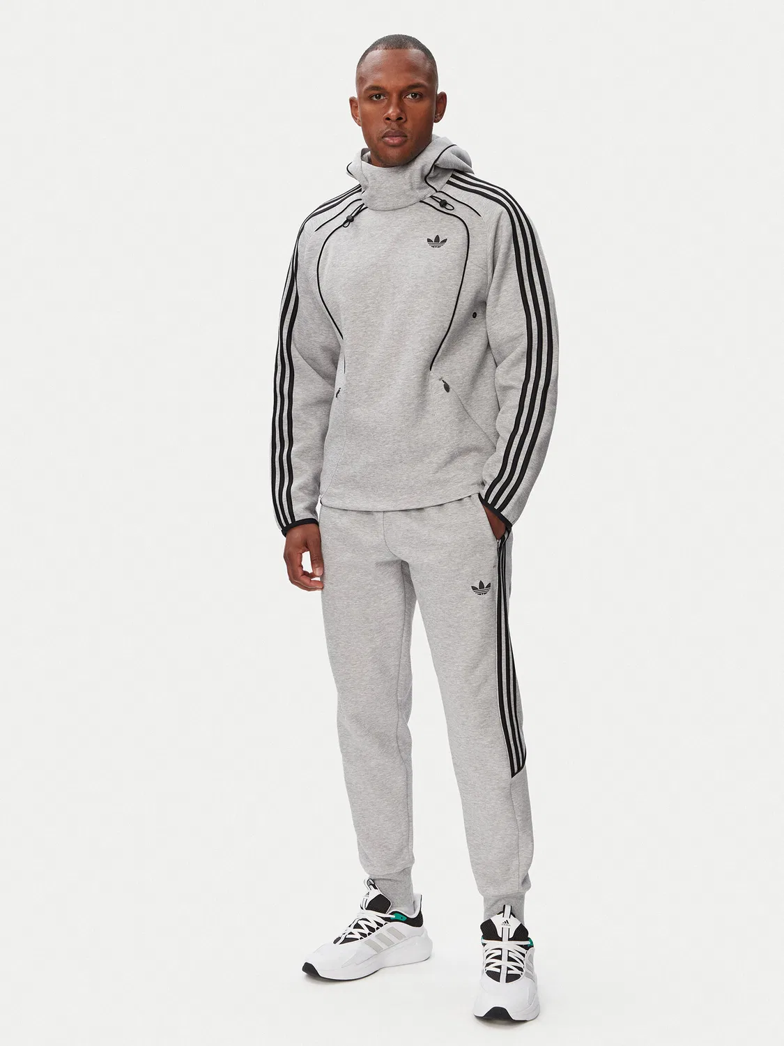 Мужские спортивные штаны стандартного кроя Spacer Teamgeist Cutline Cuffed Adidas, серый — фото 2