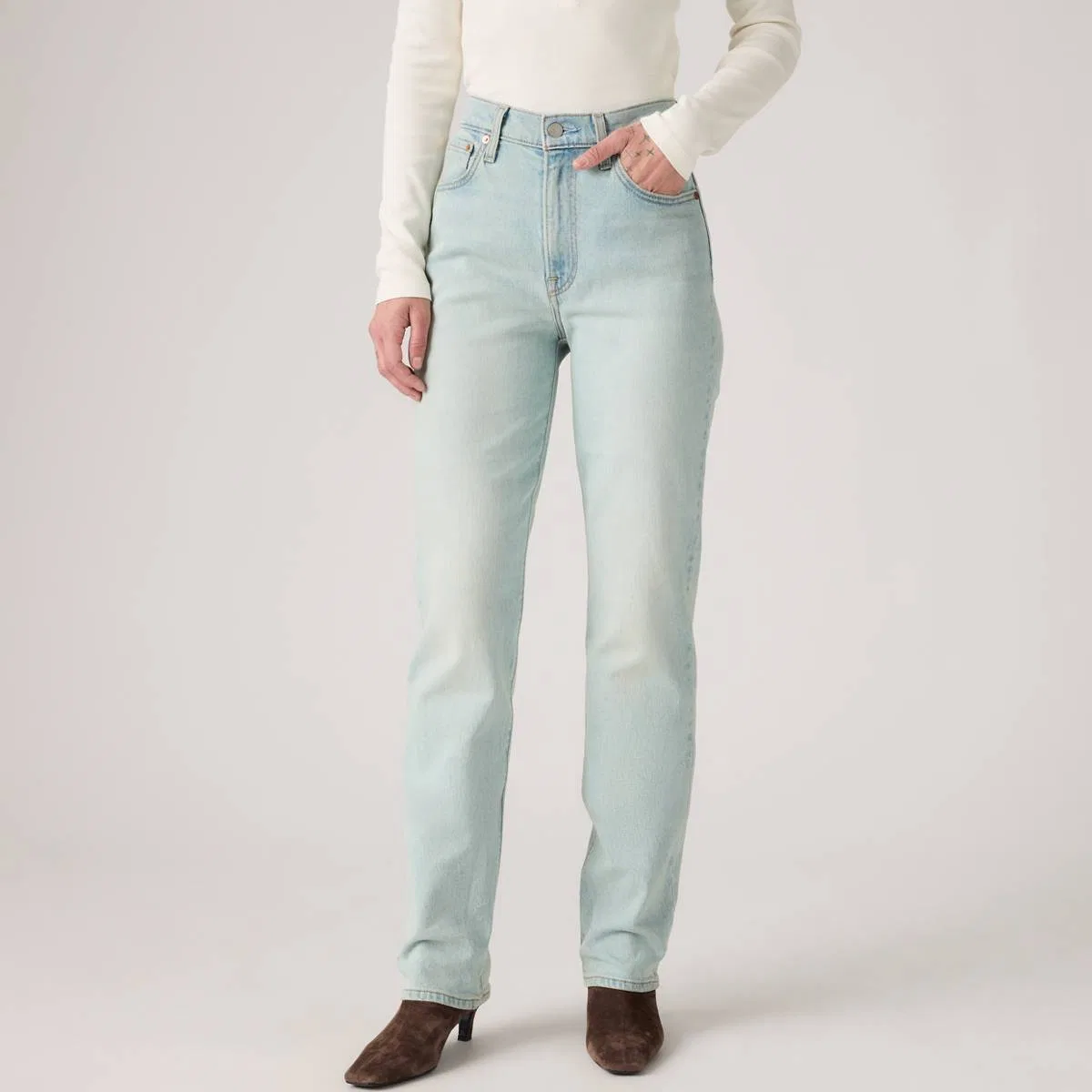 Женские джинсы-клеш с зауженными штанинами Levi's, Belindas Light - Light Wash — фото 2