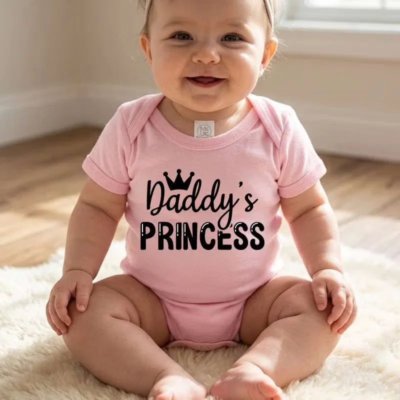 Боди-комбинезон с принтом короны Daddy’s Princess Matching Family Outfits, розовый — фото 2